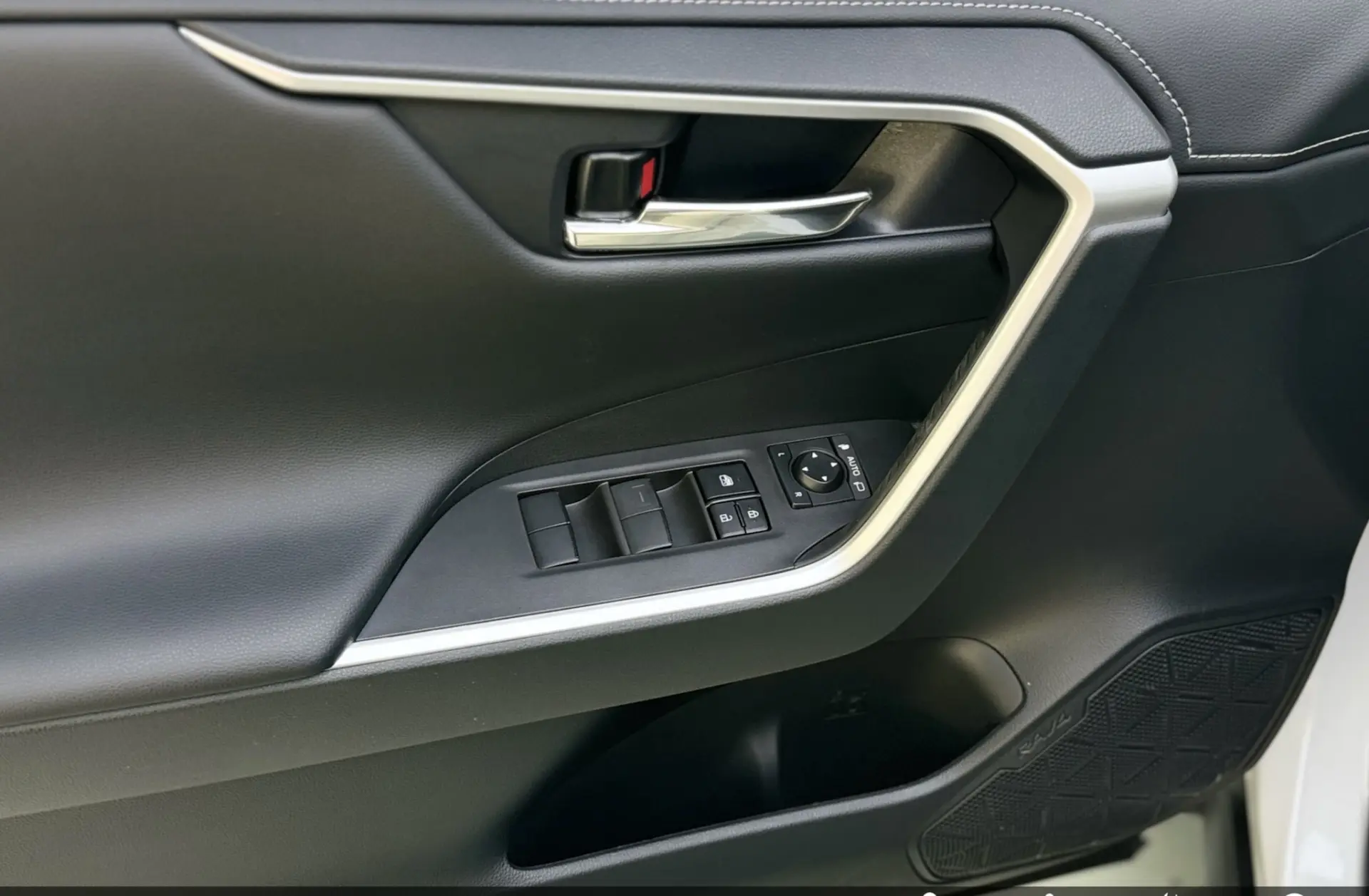 Toyota RAV4, 2023 16