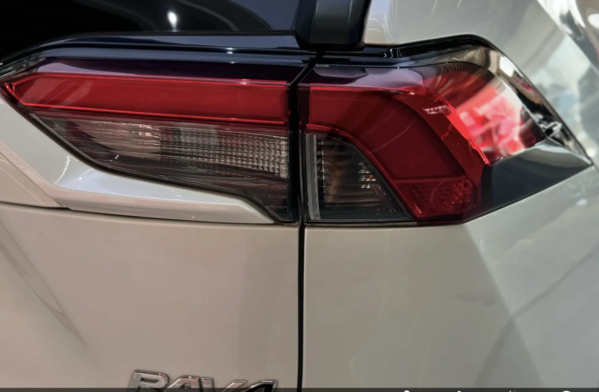 Toyota RAV4, 2023 10