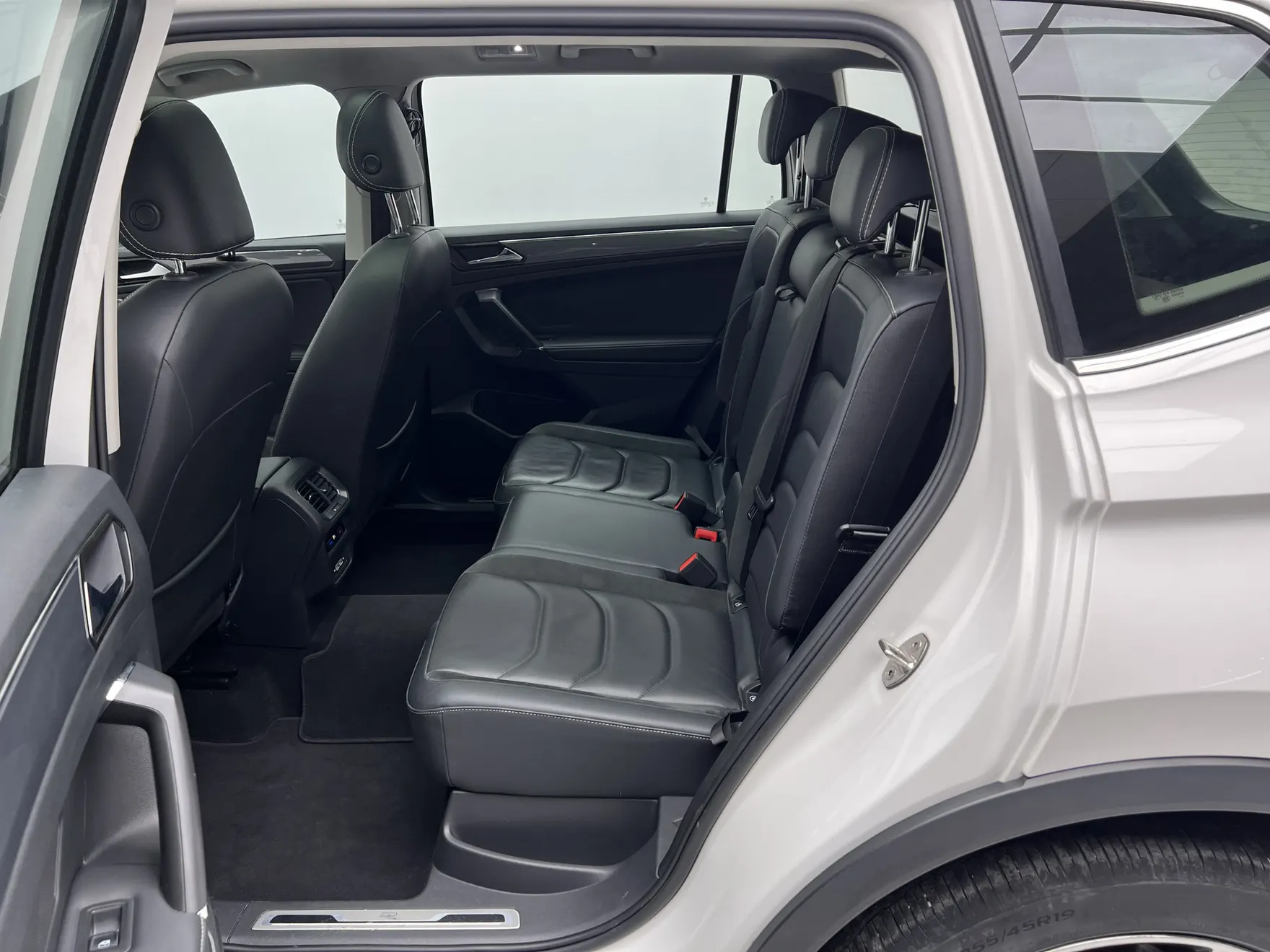 Volkswagen Tiguan L, 2021 14