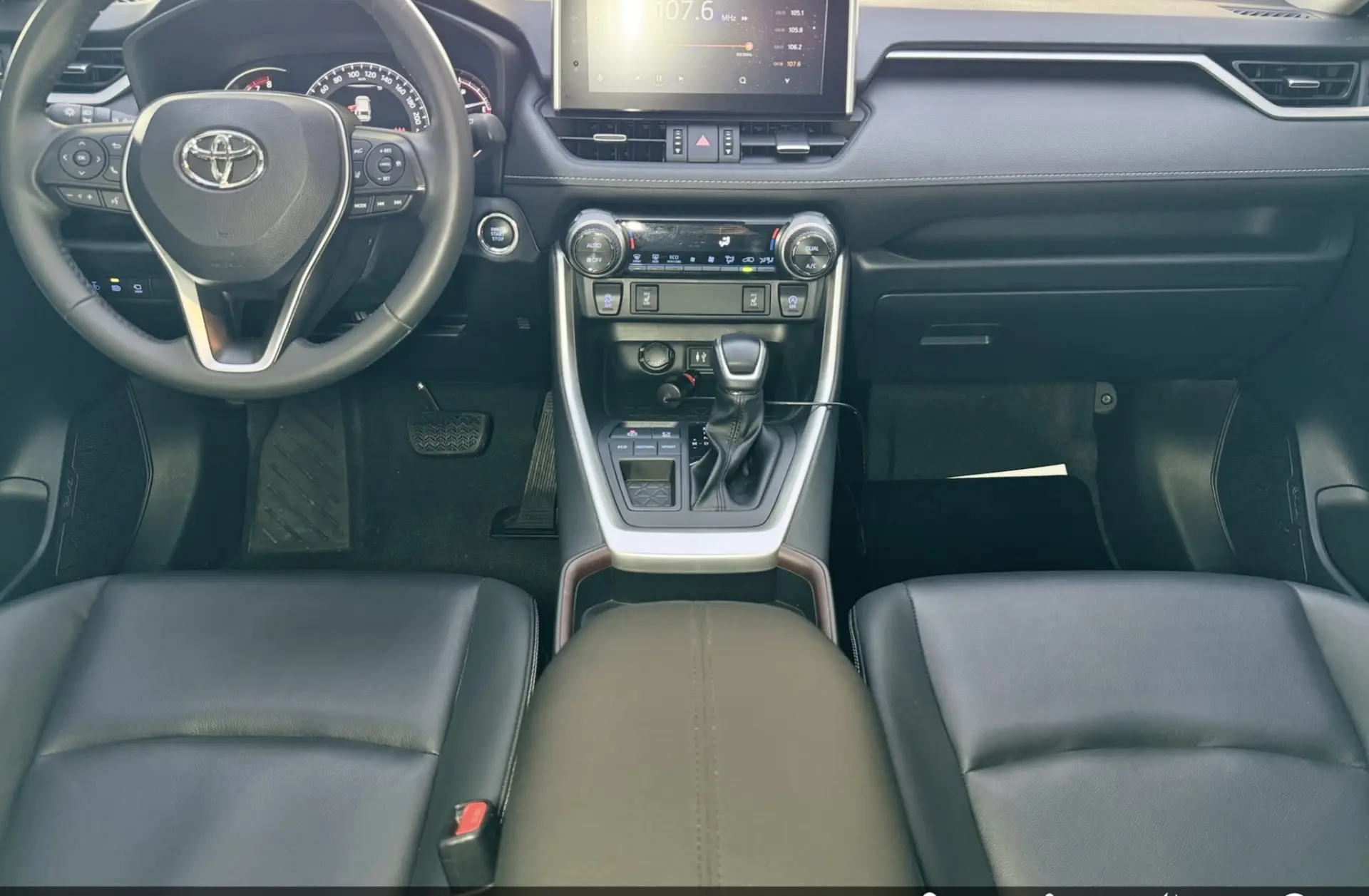 Toyota RAV4, 2023 13