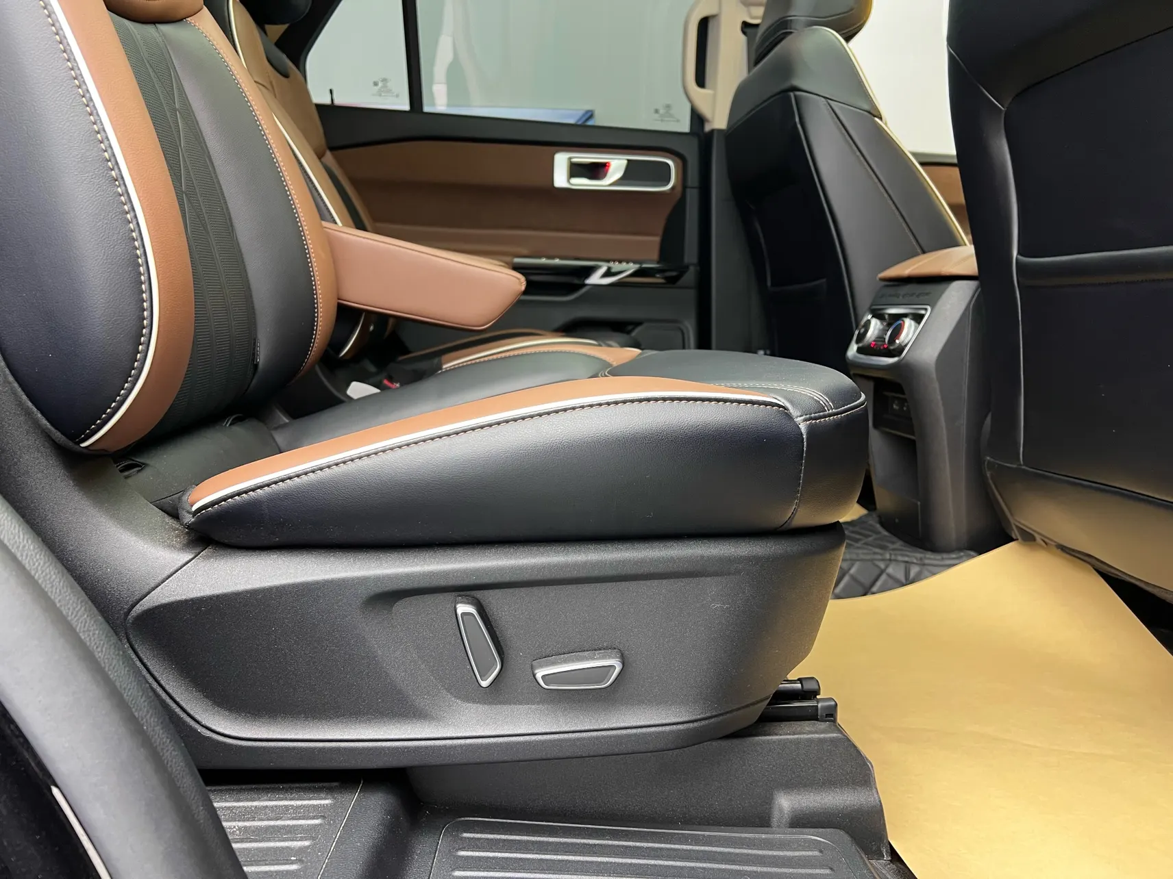 Ford Explorer, 2024 27