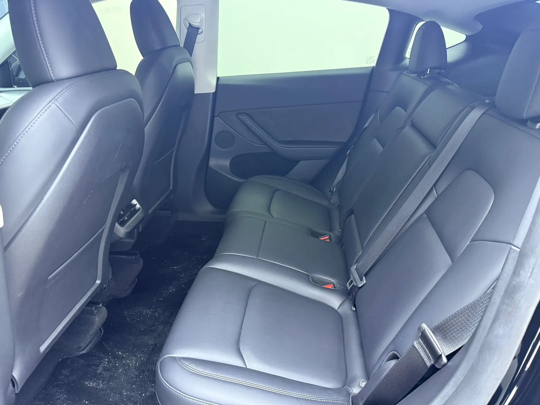 Tesla Model Y, 2024 19