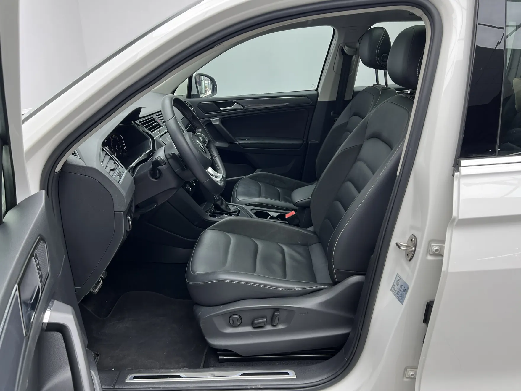 Volkswagen Tiguan L, 2021 12