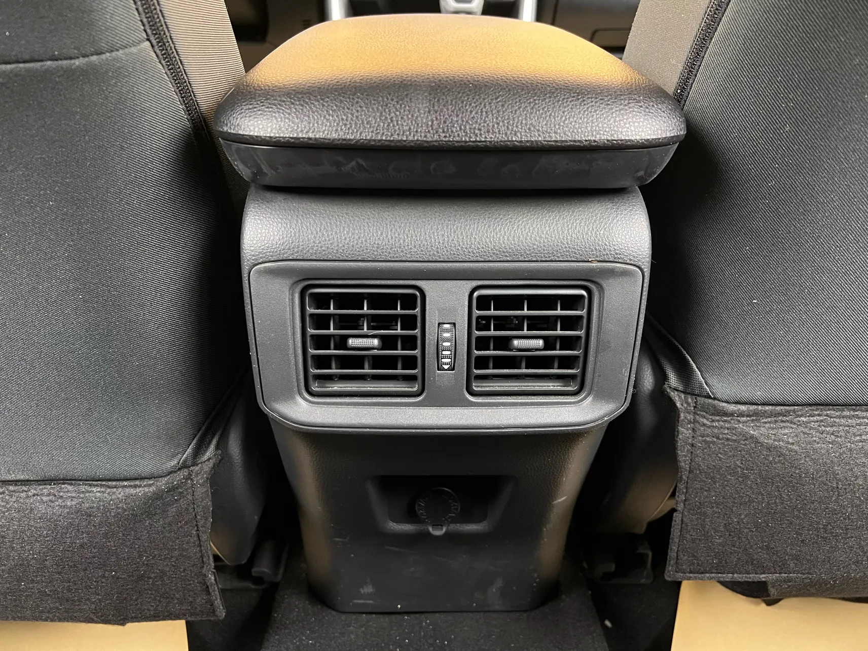 Toyota Wildlander, 2024 27