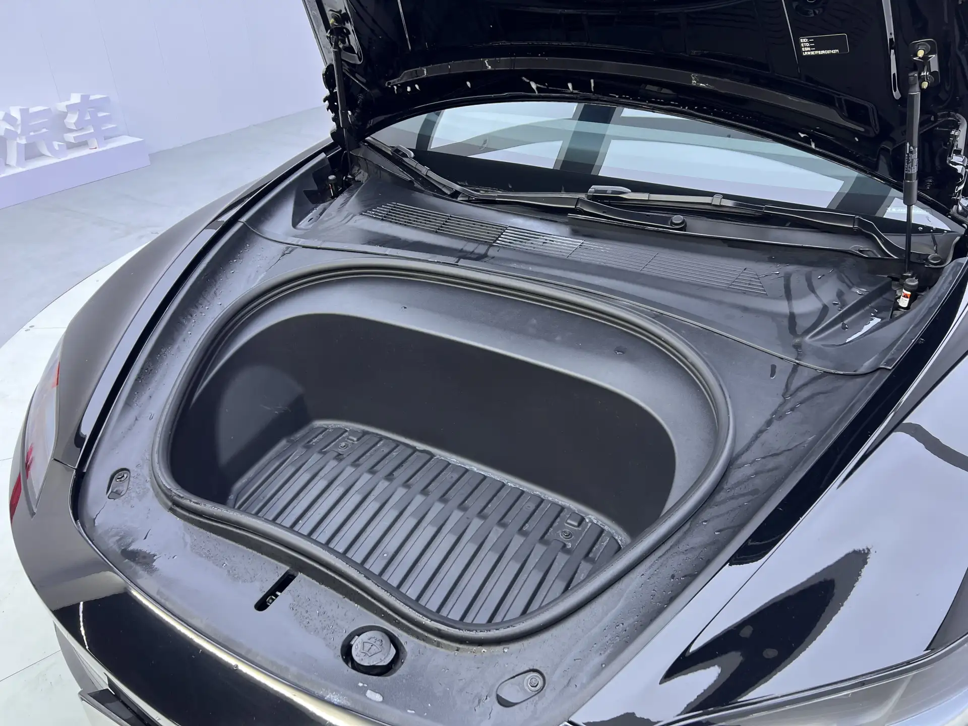 Tesla Model 3, 2024 12