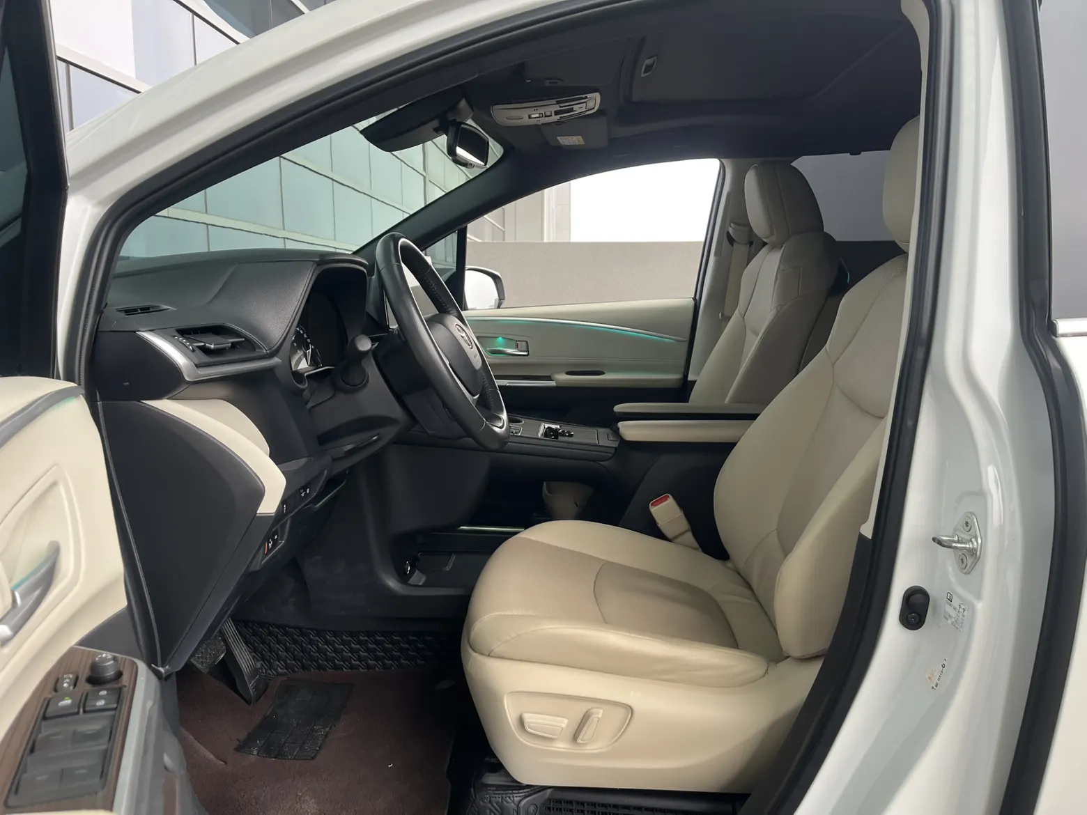 Toyota Sienna, 2022 13