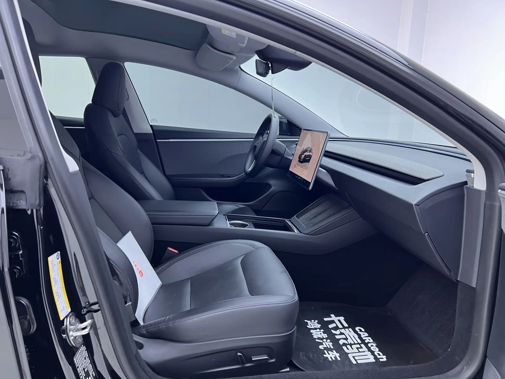 Tesla Model 3, 2024 19