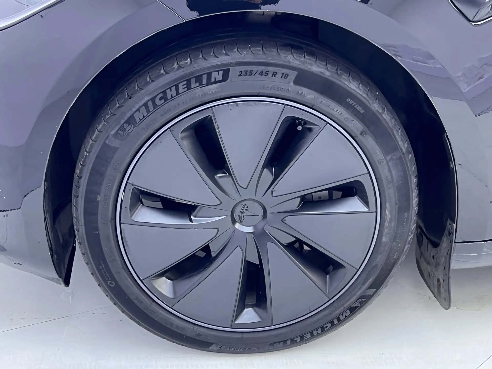 Tesla Model 3, 2024 11