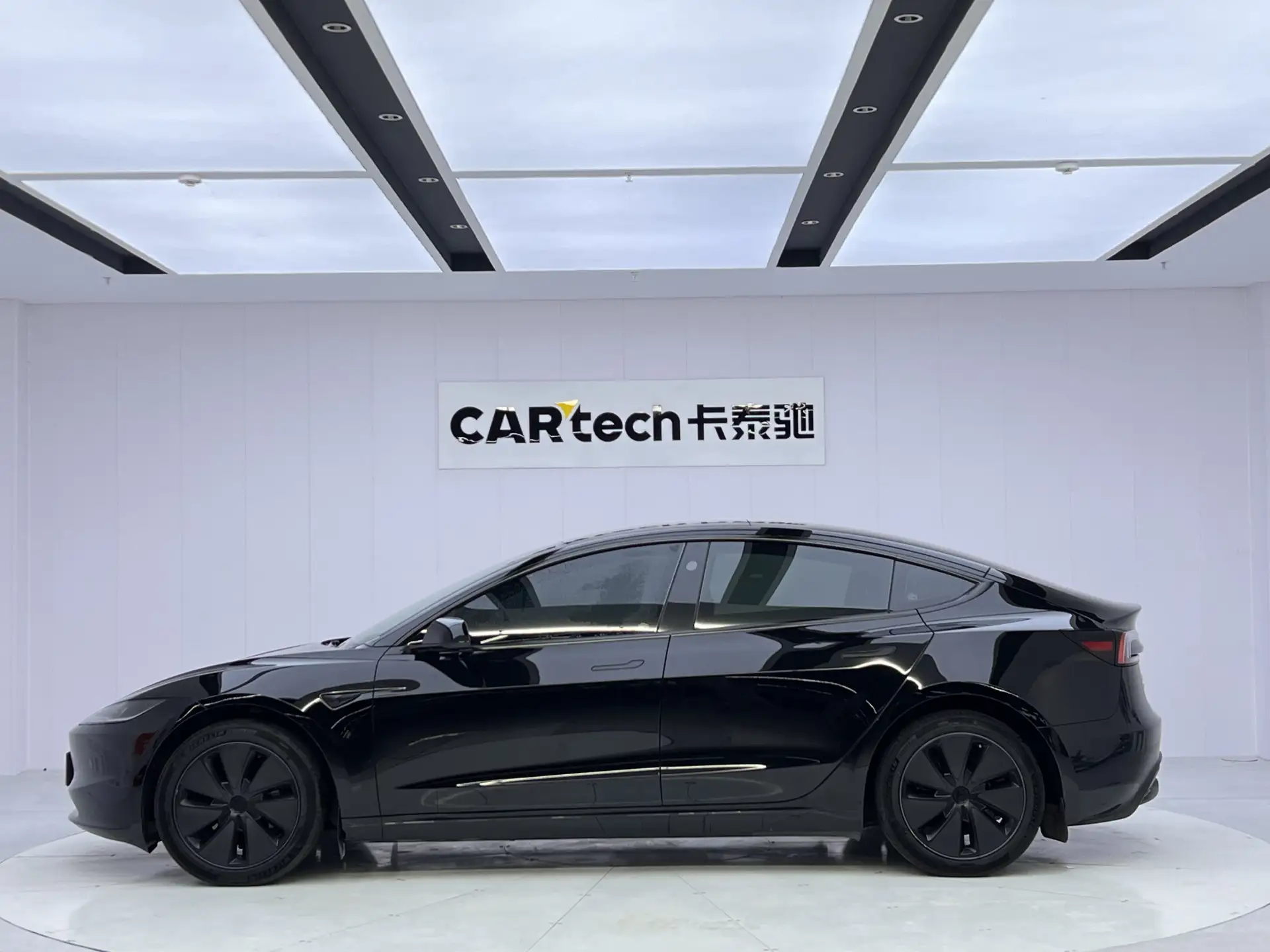 Tesla Model 3, 2024 8