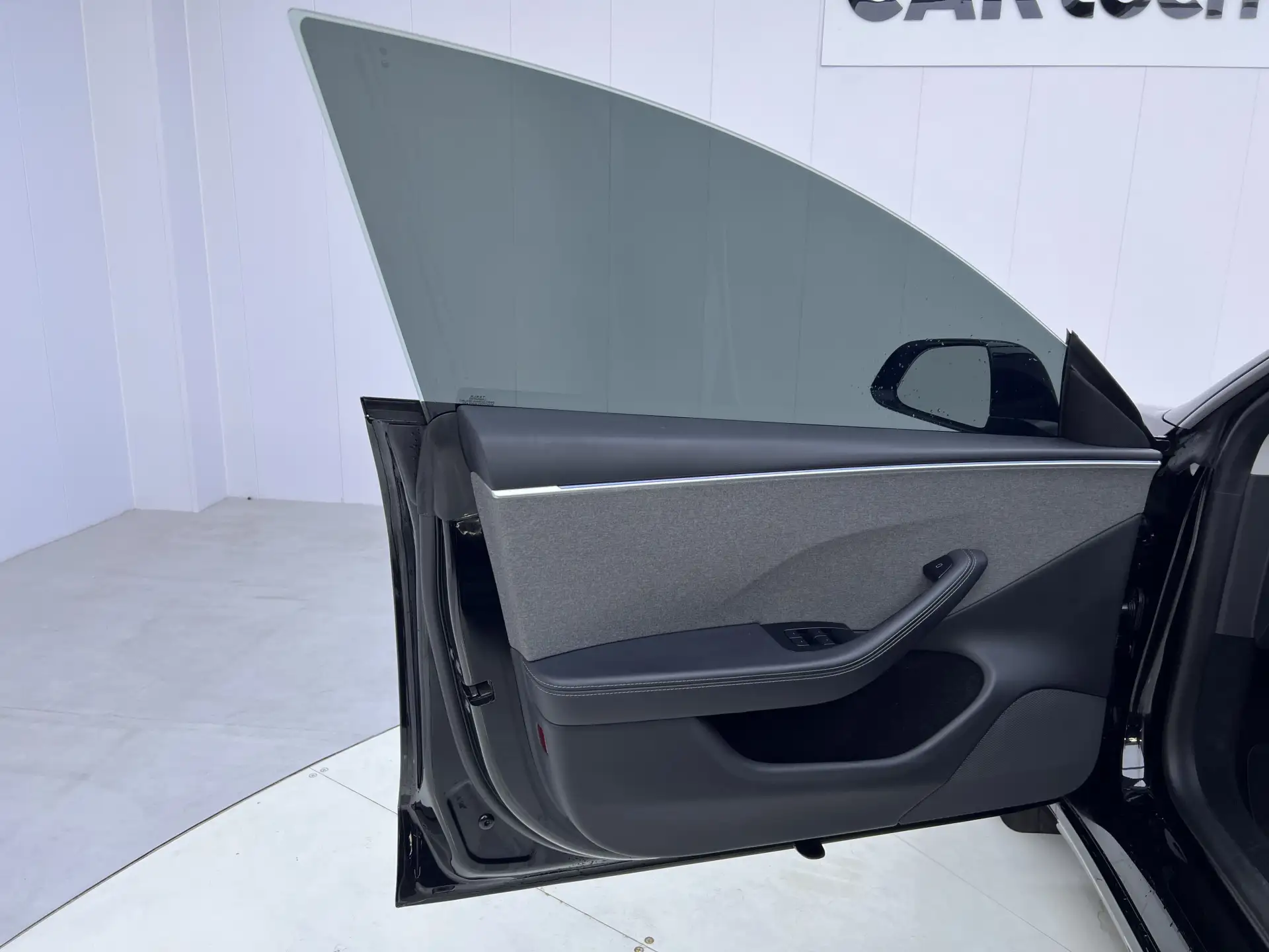 Tesla Model 3, 2024 17