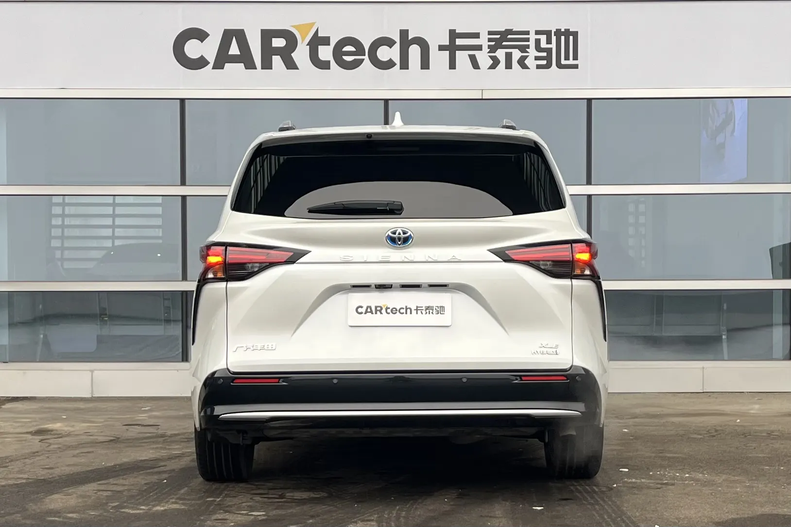 Toyota Sienna, 2022 3