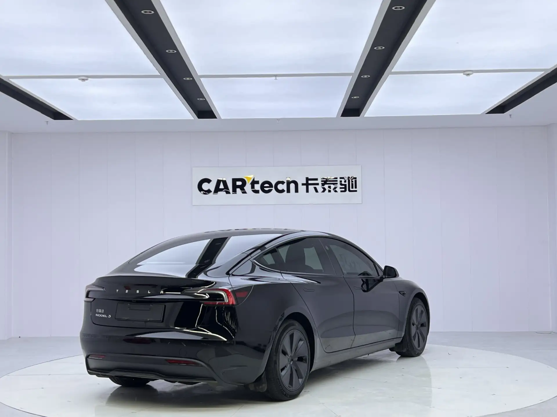 Tesla Model 3, 2024 все фото