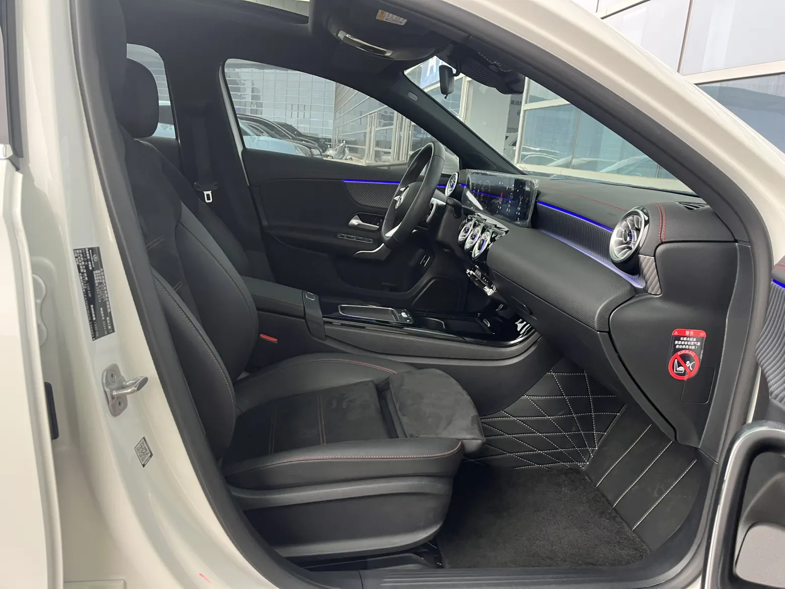 Mercedes-Benz A 200 L, 2025 14