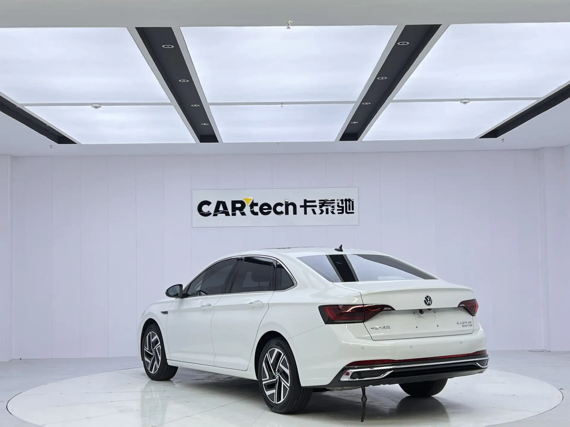 Volkswagen Sagitar, 2023 7
