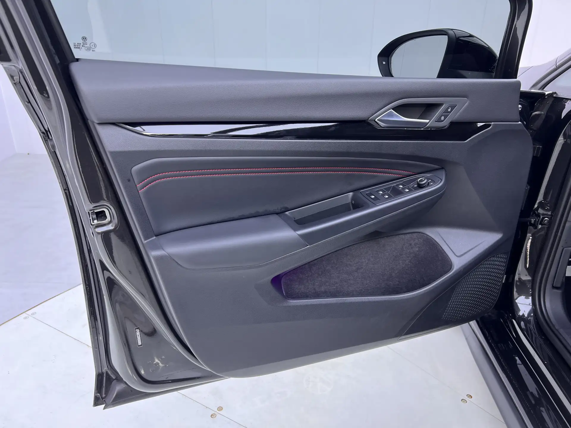 Volkswagen Golf, 2025 17