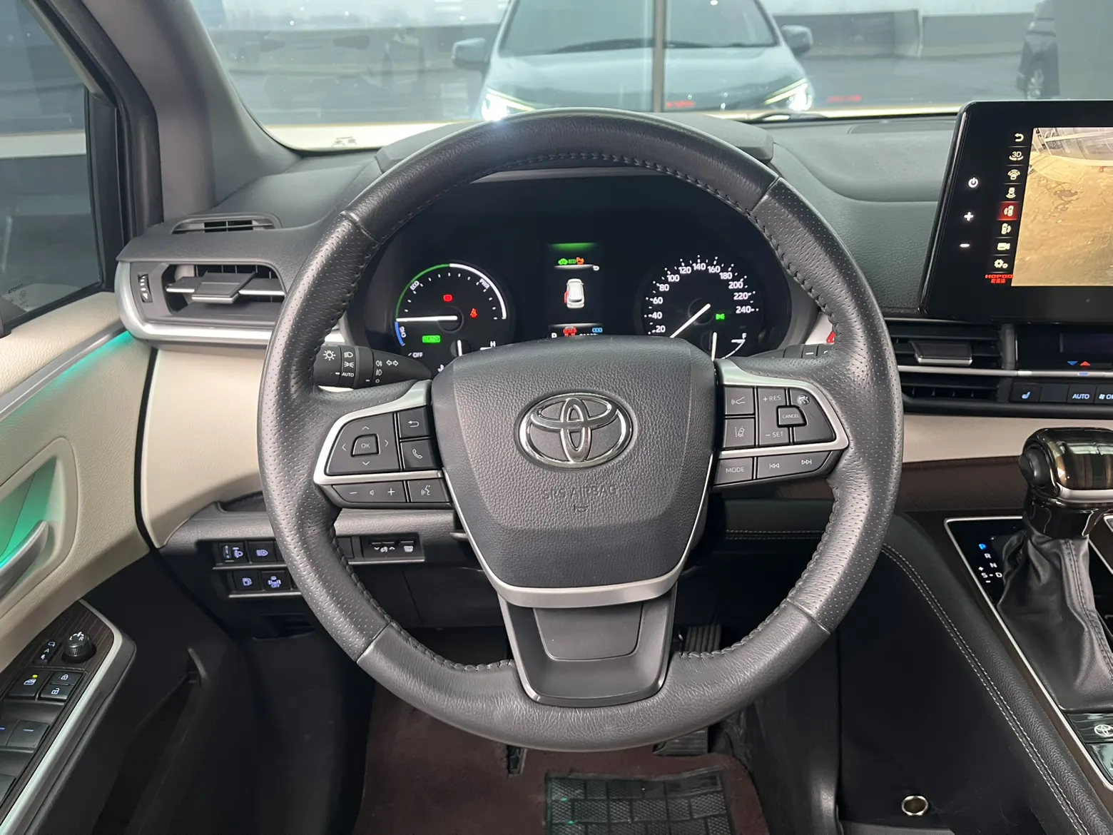 Toyota Sienna, 2022 10