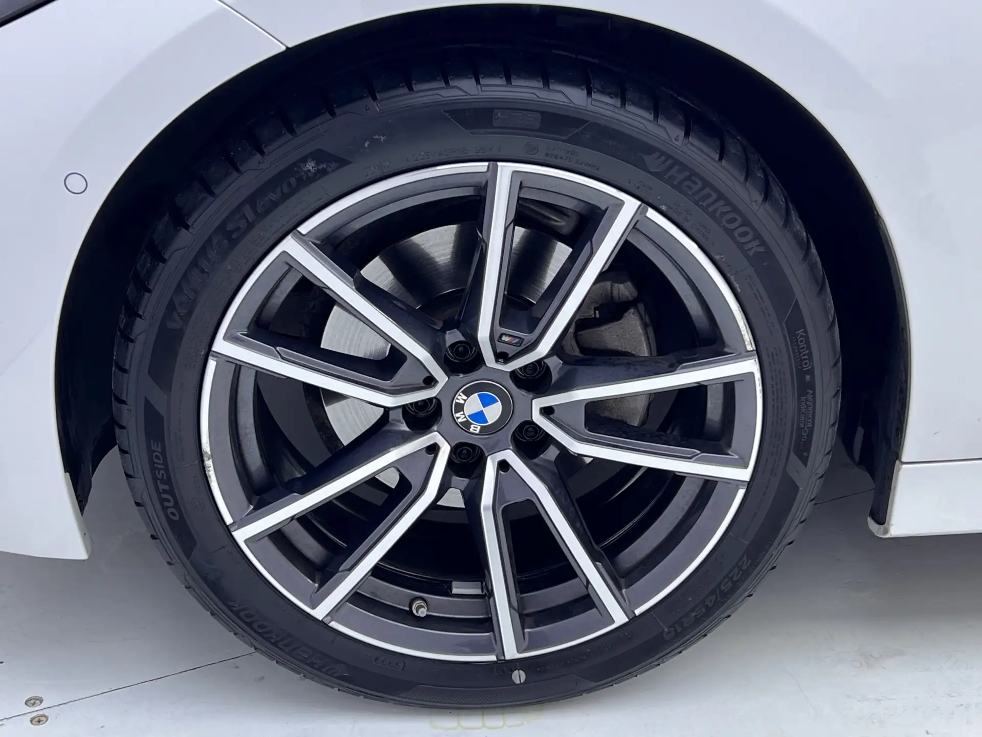 BMW 325i, 2023 11