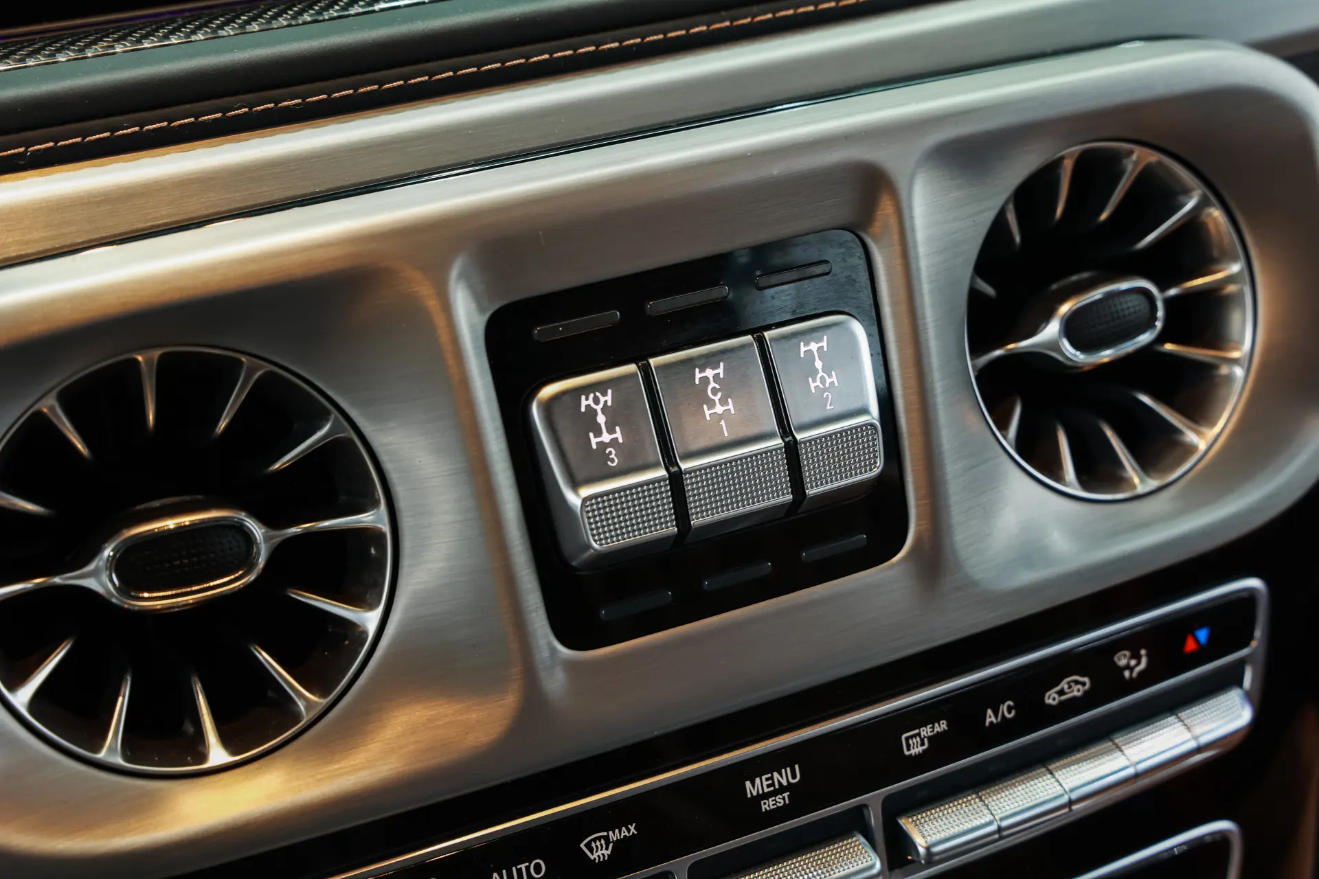 Mercedes-Benz G 63, 2023 16