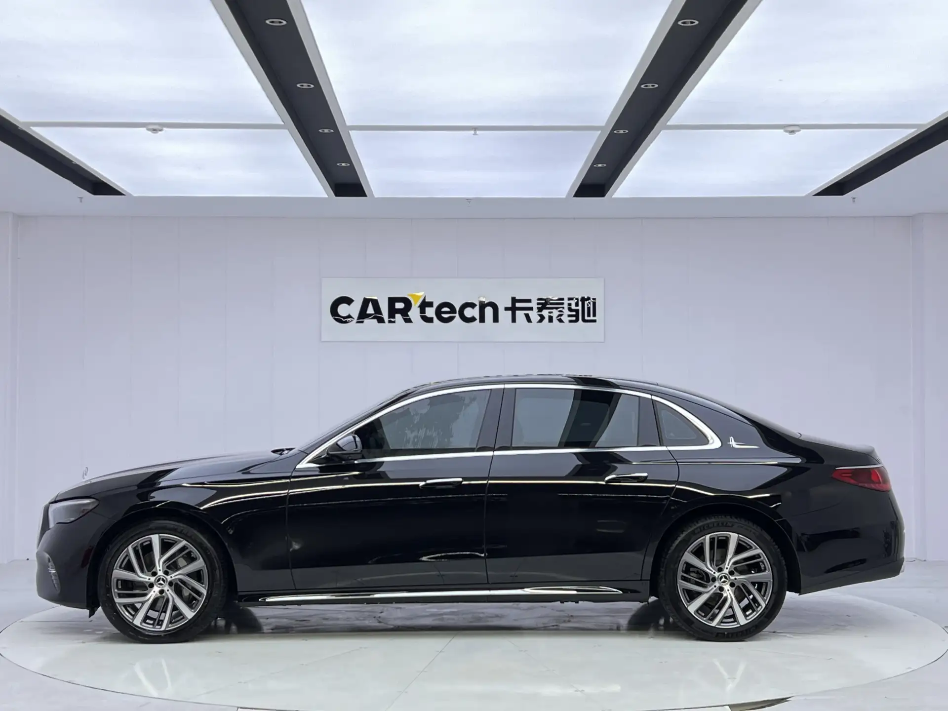 Mercedes-Benz E 300 L, 2025 8
