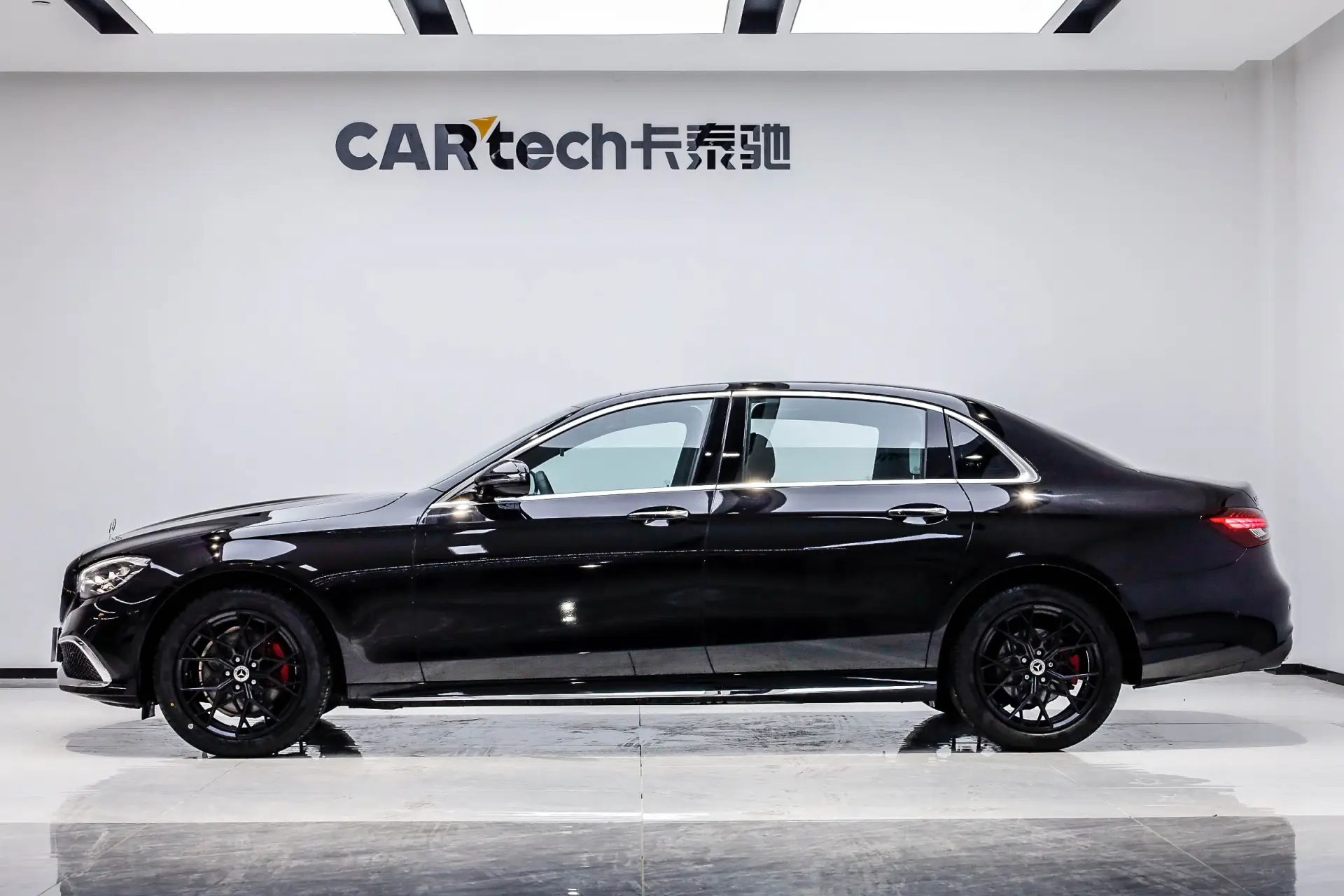 Mercedes-Benz E 260 L, 2023 все фото