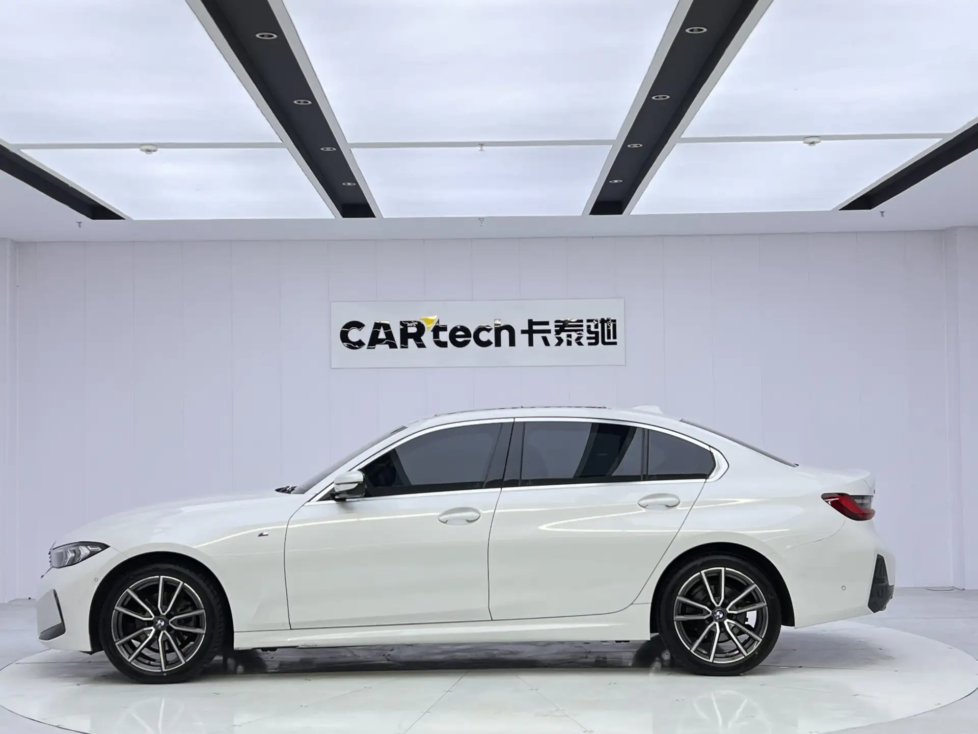 BMW 325i, 2023 8