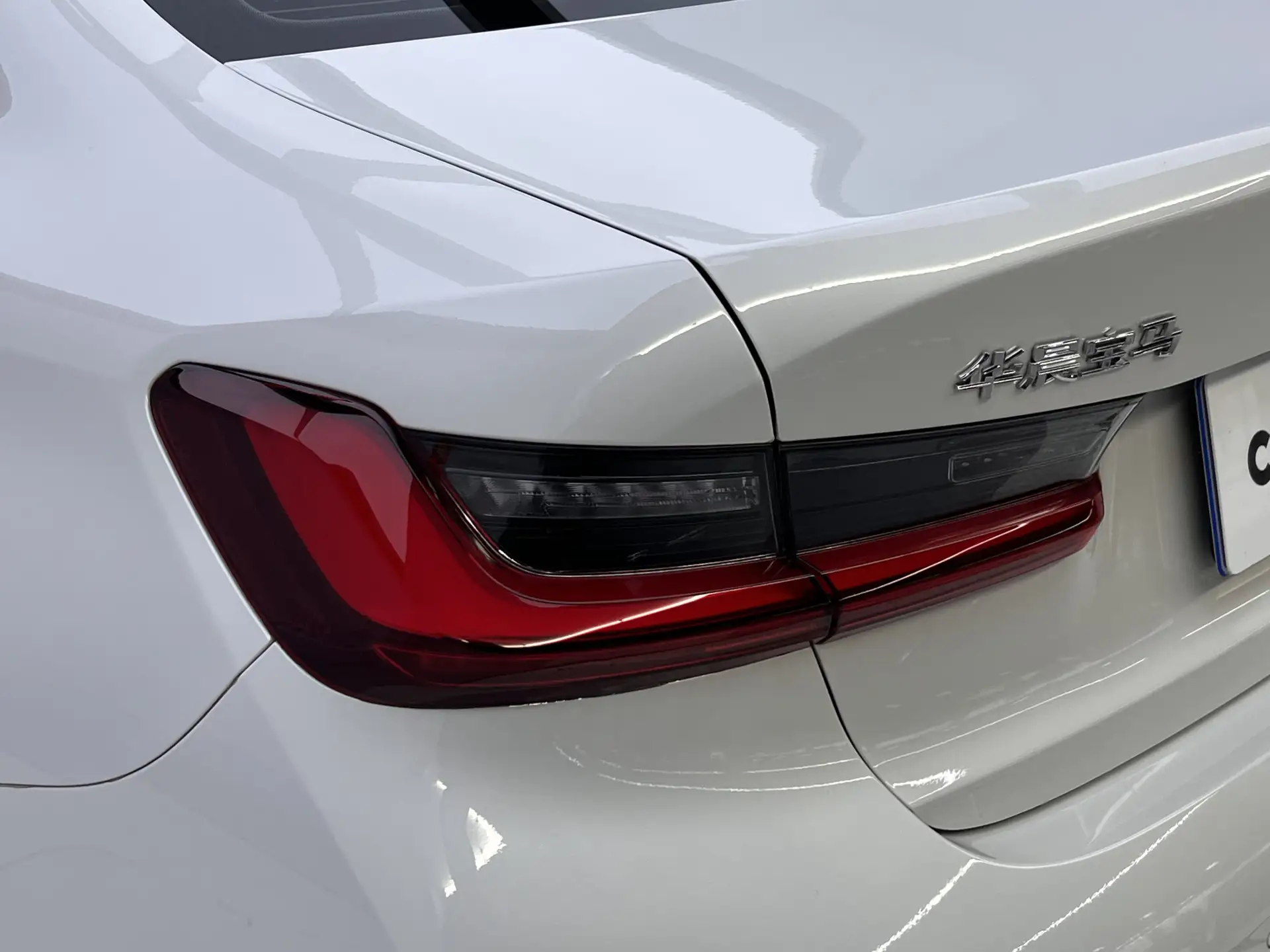 BMW 325i, 2023 10