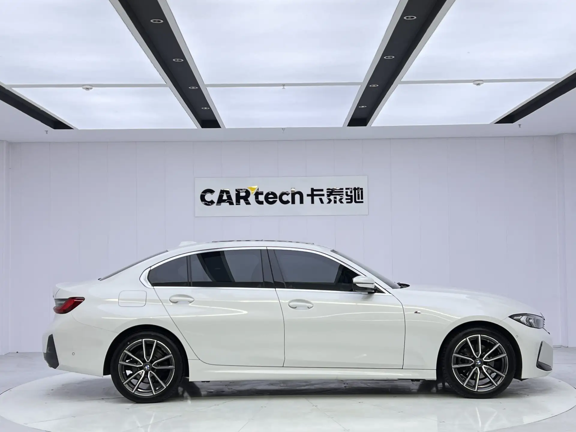 BMW 325i, 2023 4
