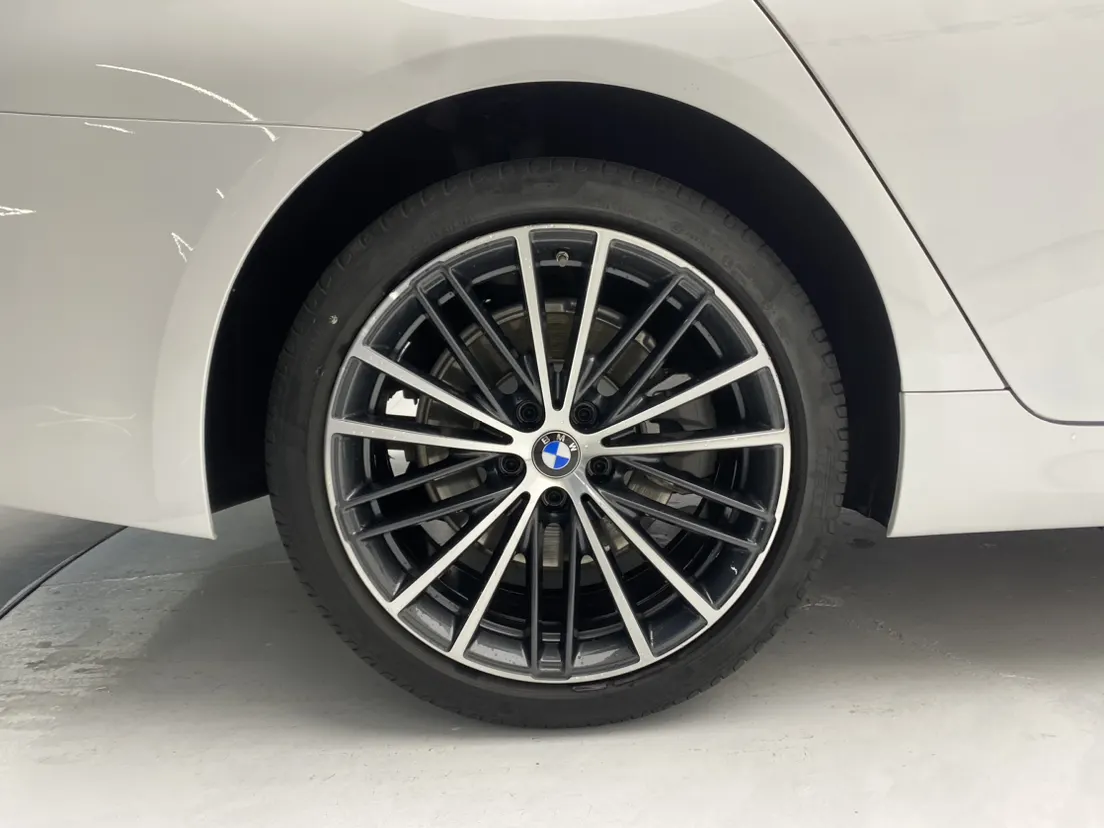 BMW 530Li, 2022 11