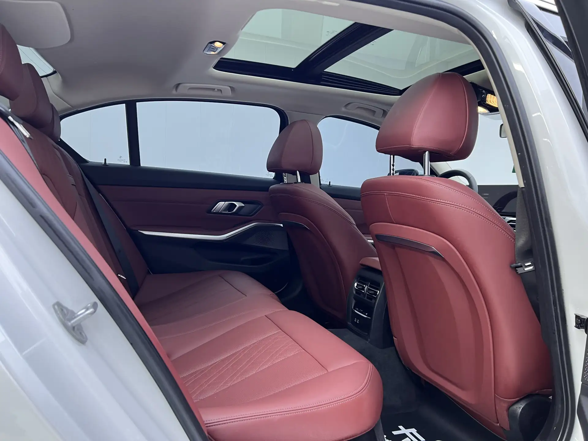 BMW 325i, 2023 25