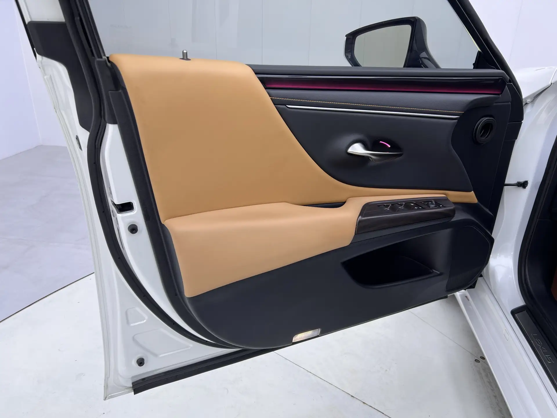Lexus ES 200, 2024 17