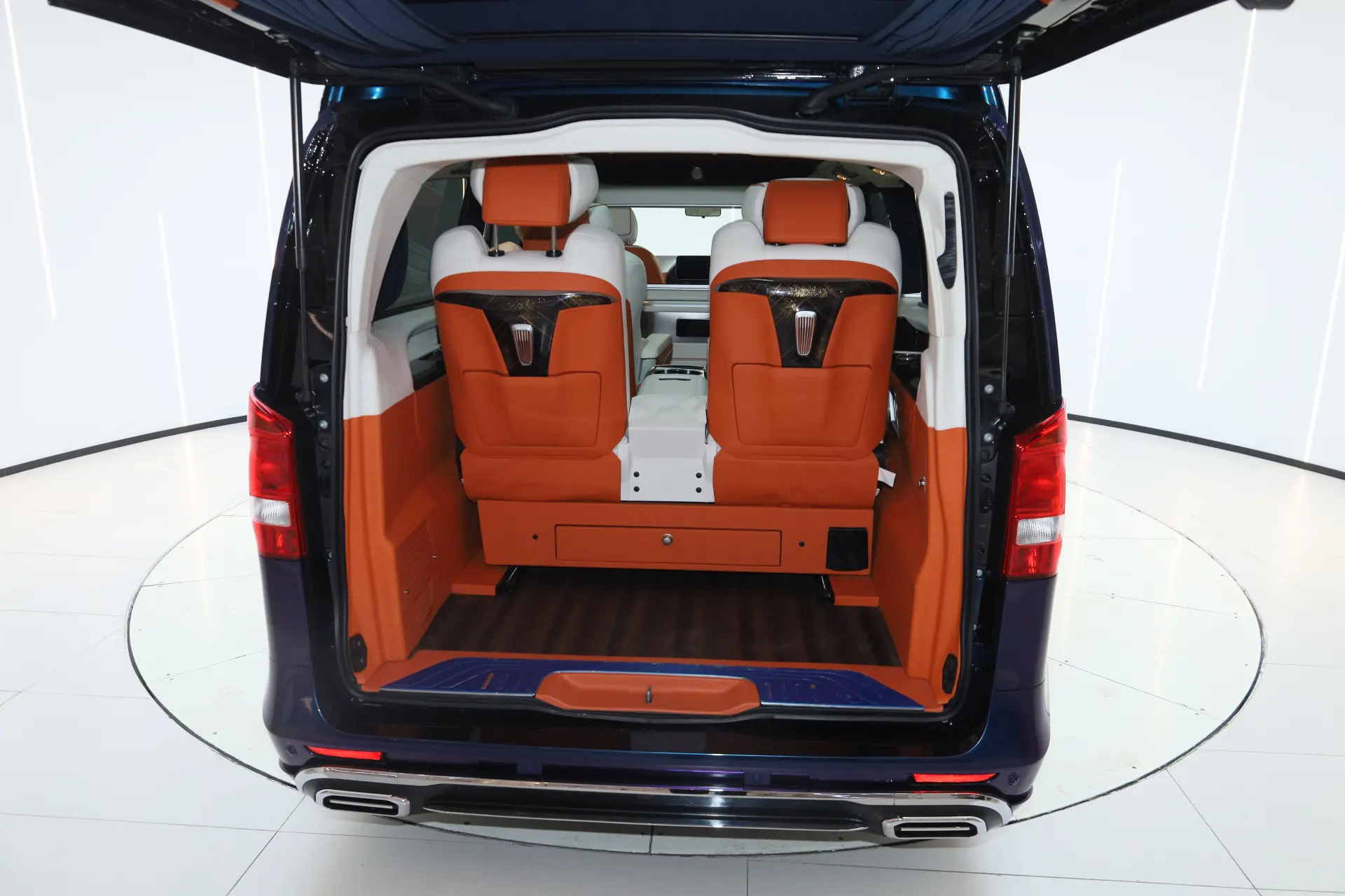 Mercedes-Benz Rhine Traveller, 2021 12