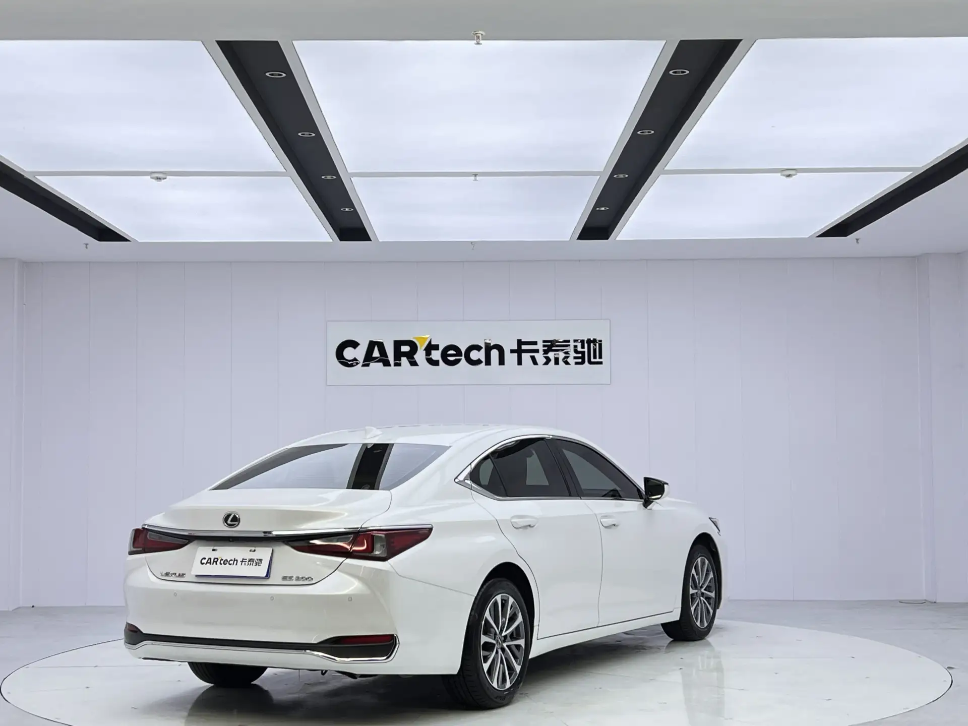 Lexus ES 200, 2024 все фото