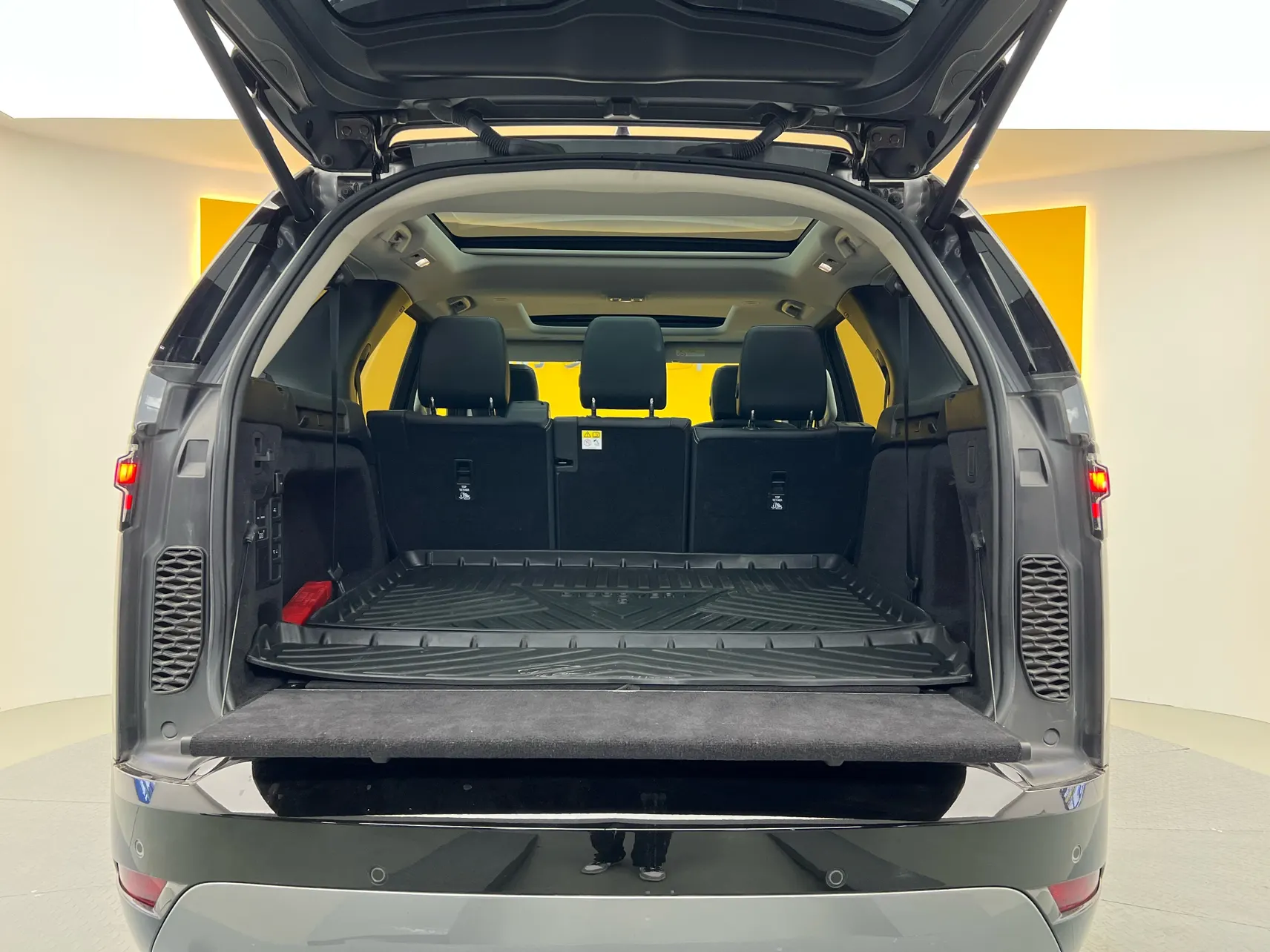 Land Rover Discovery, 2021 4