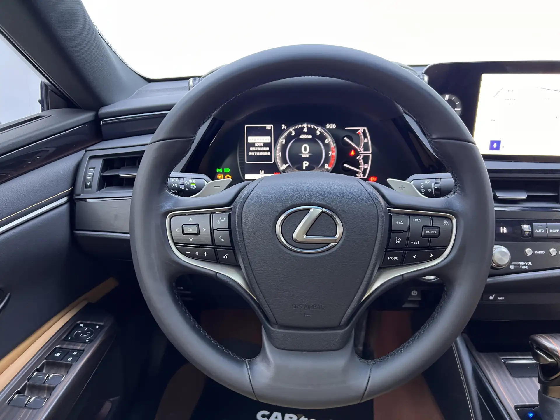 Lexus ES 200, 2024 15