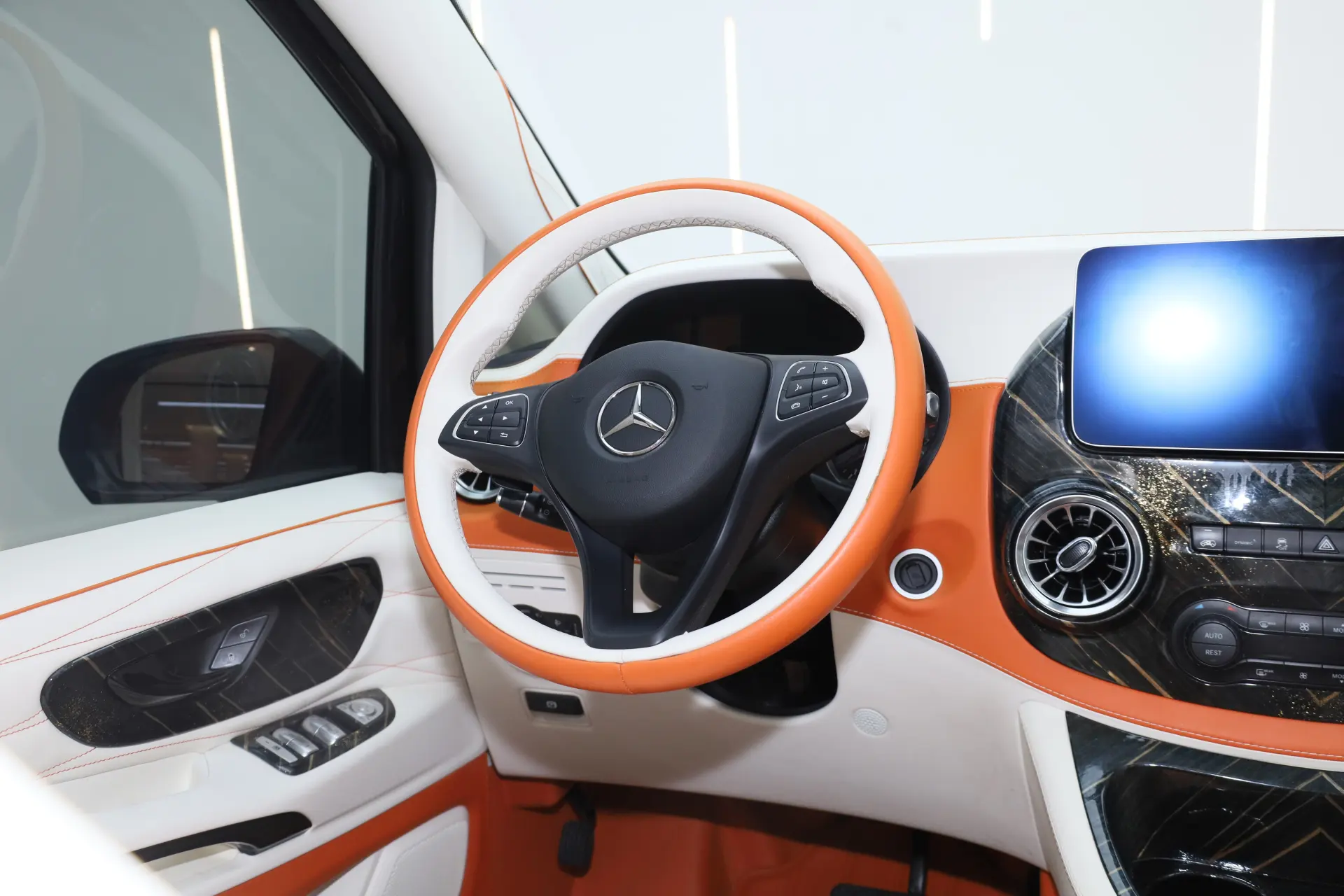 Mercedes-Benz Rhine Traveller, 2021 26