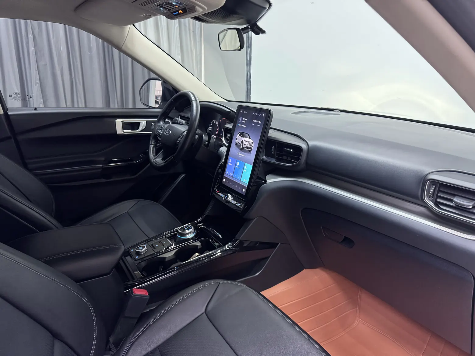 Ford Explorer, 2021 11