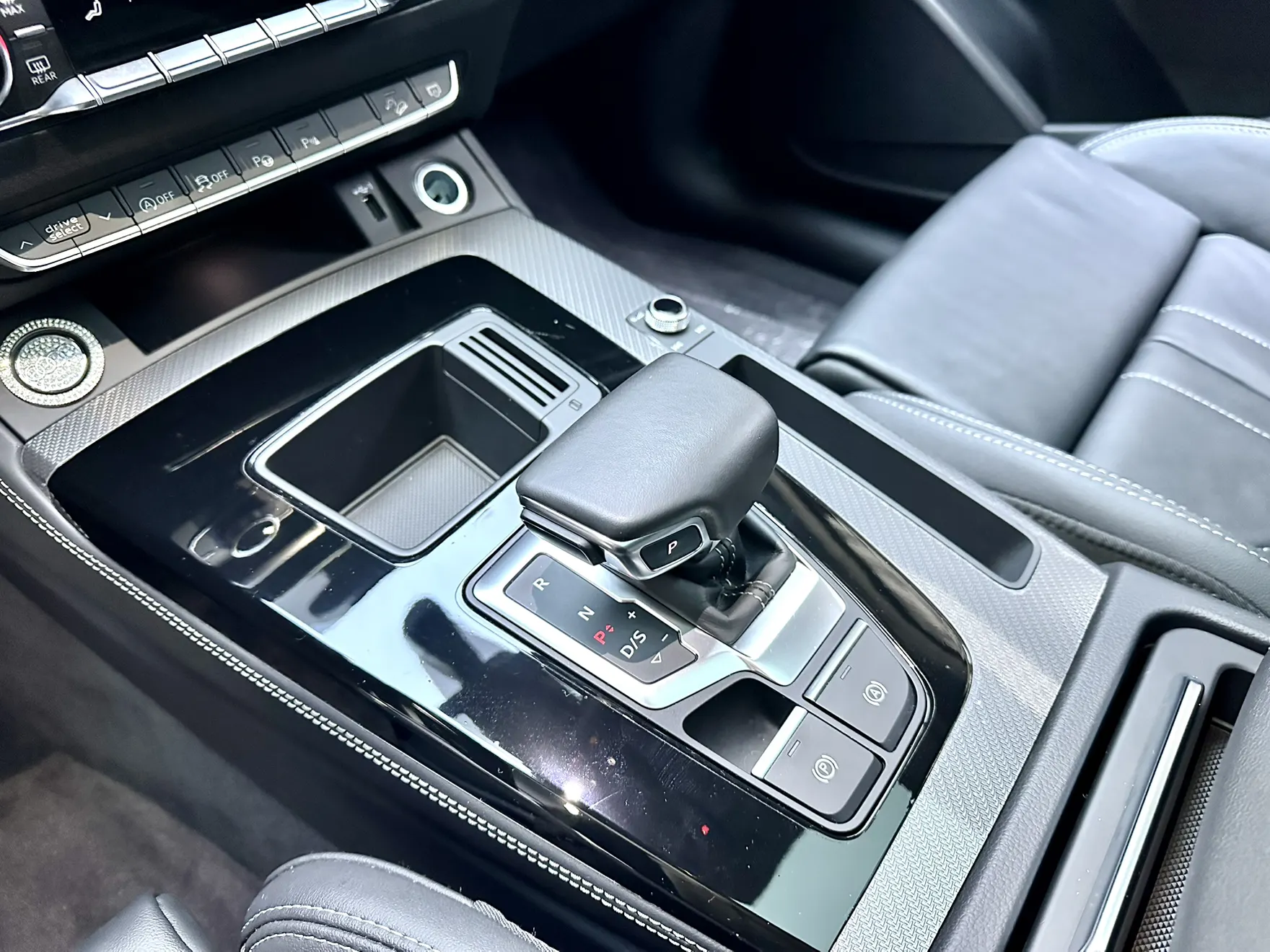 Audi Q5L 40, 2022 15