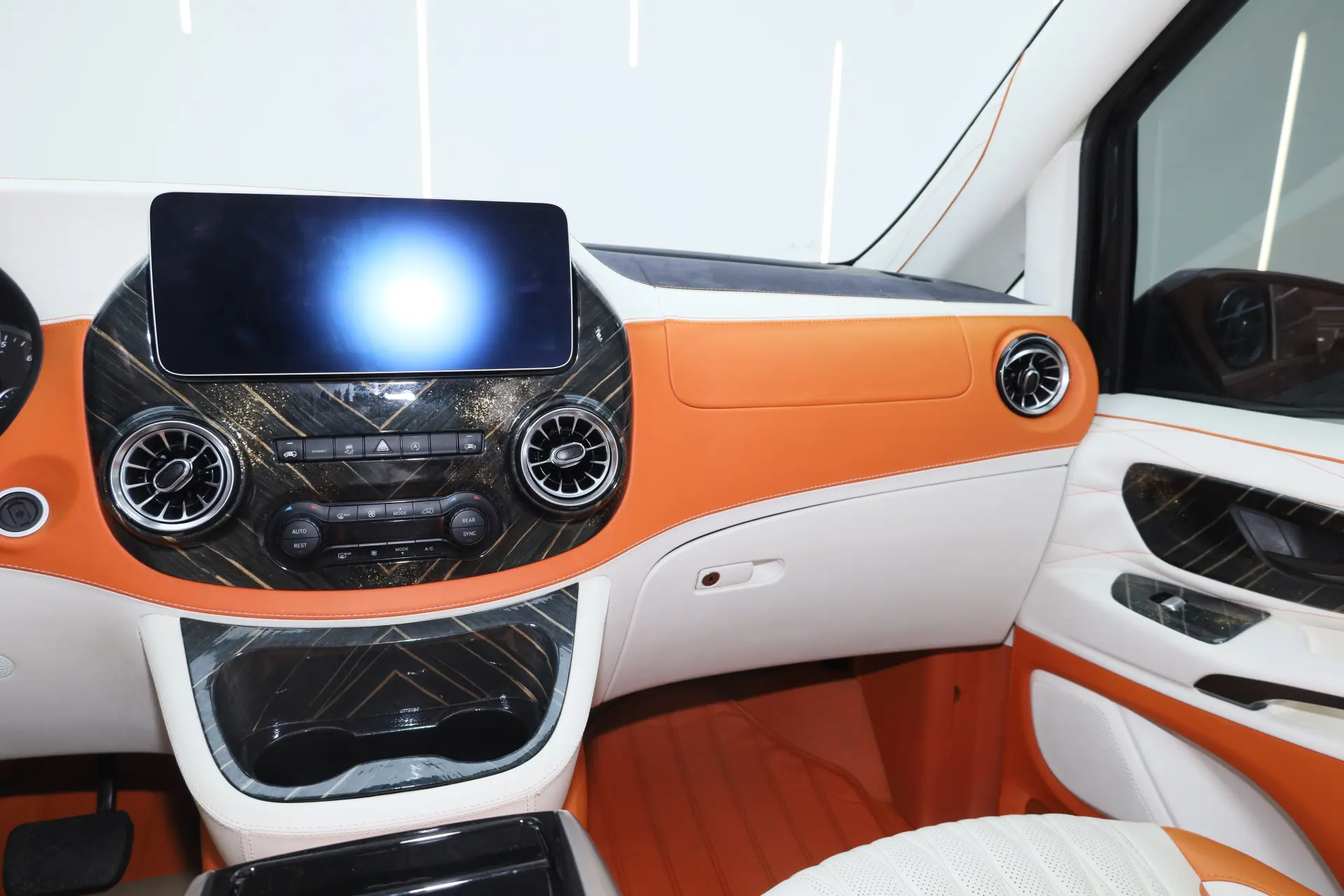 Mercedes-Benz Rhine Traveller, 2021 22
