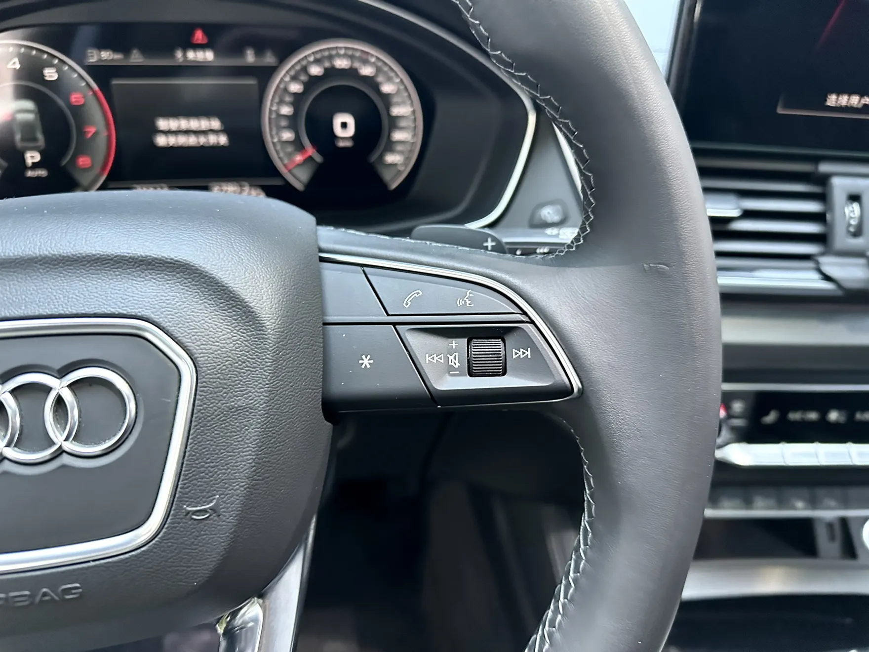Audi Q5L 40, 2022 17