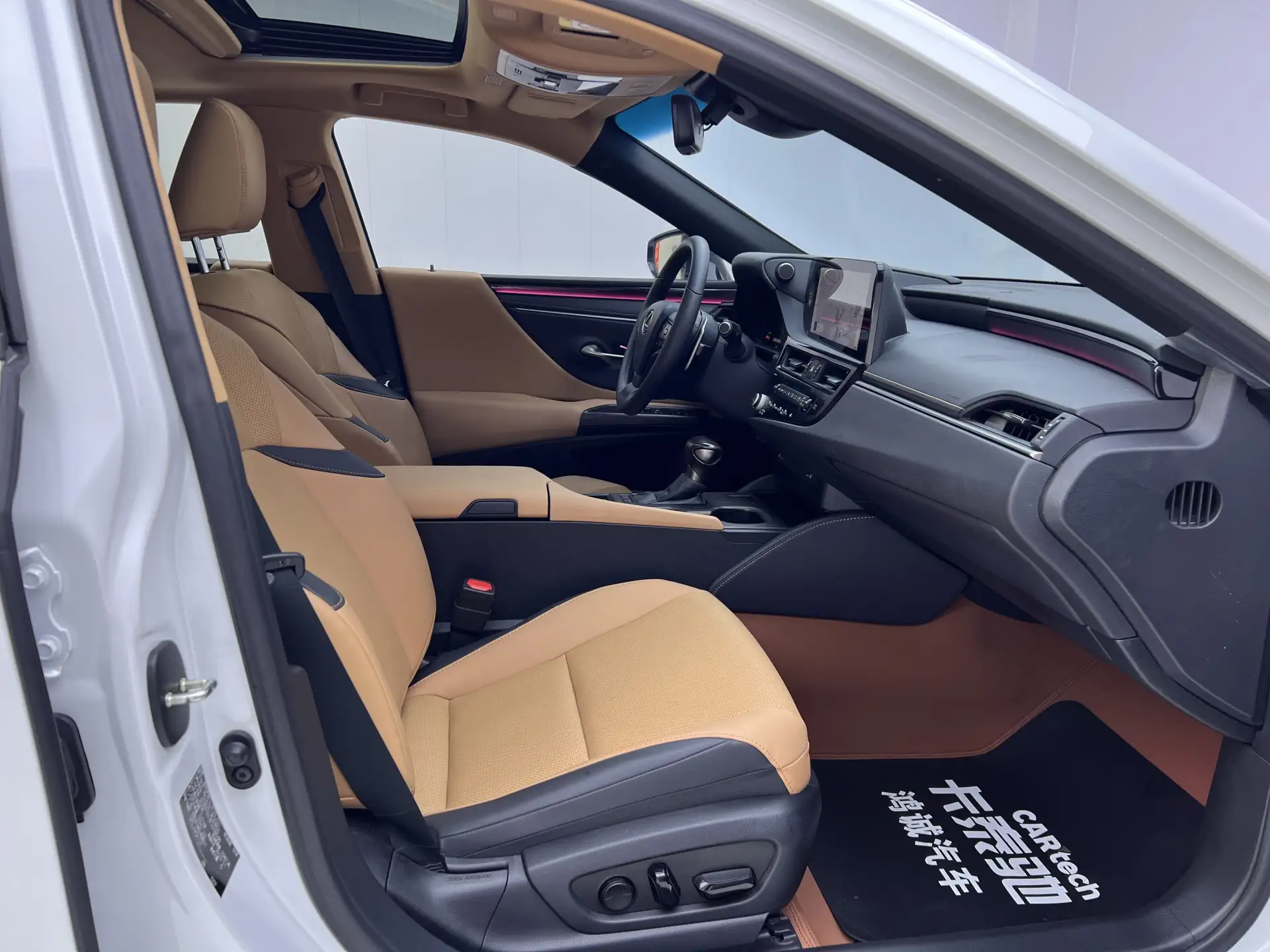 Lexus ES 200, 2024 19