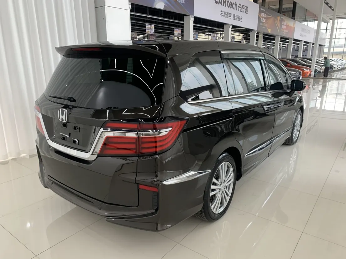 Honda Elysion, 2018 9