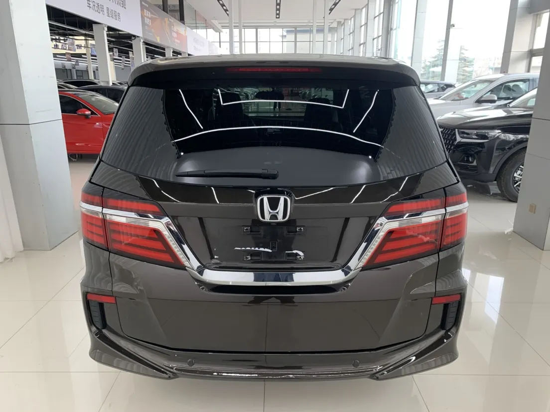 Honda Elysion, 2018 все фото