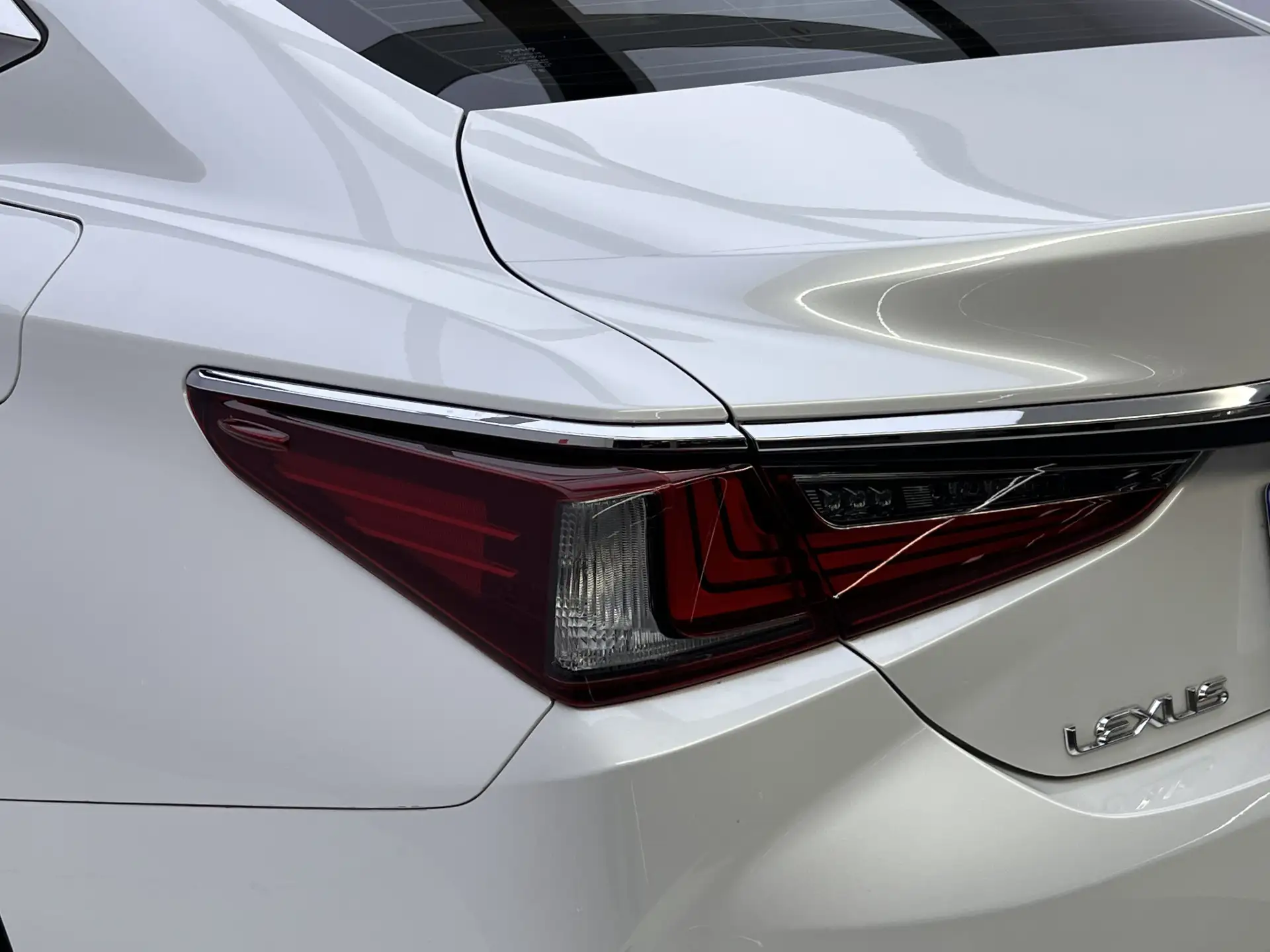 Lexus ES 200, 2024 10
