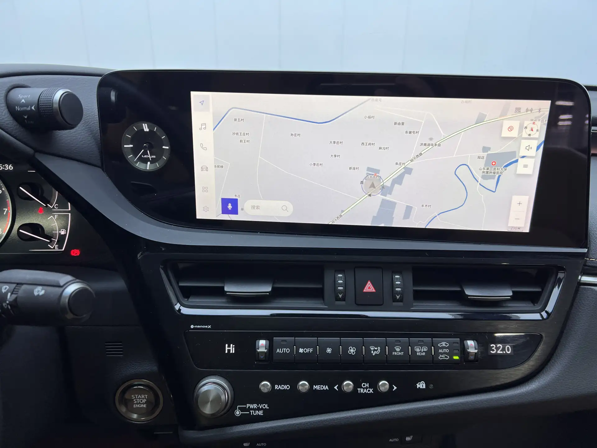 Lexus ES 200, 2024 25
