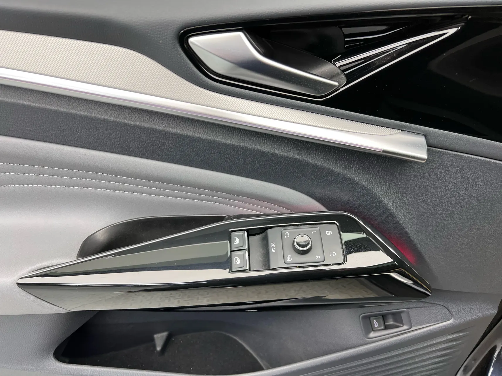 Volkswagen ID.4, 2022 17