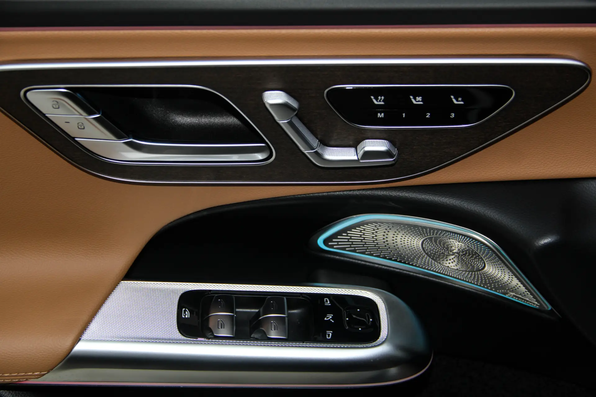 Mercedes-Benz E 300 L, 2025 27
