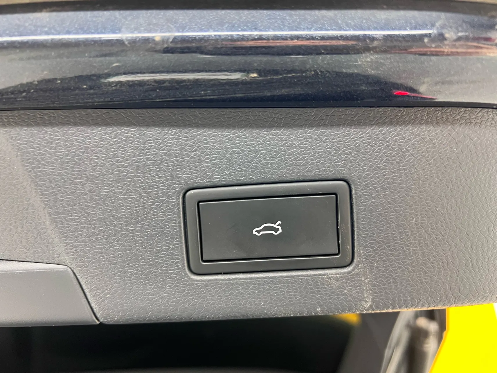 Volkswagen ID.4, 2022 13