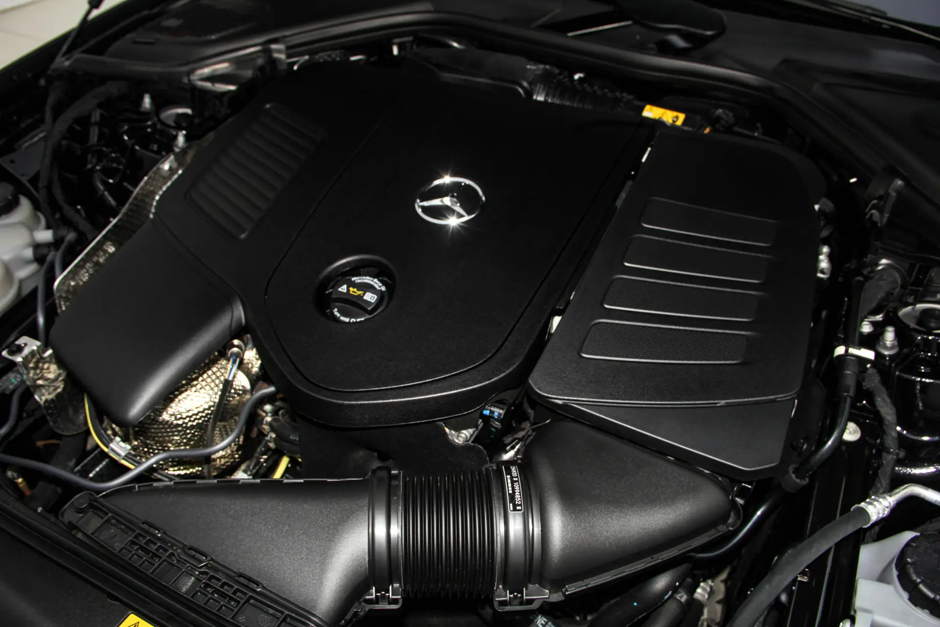 Mercedes-Benz E 300 L, 2025 12