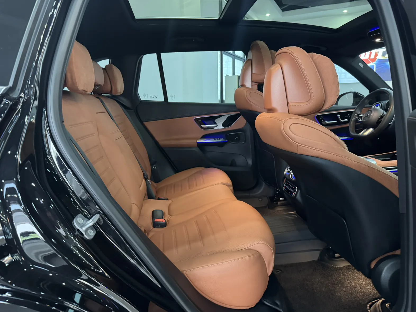Mercedes-Benz GLC 300 L, 2024 28