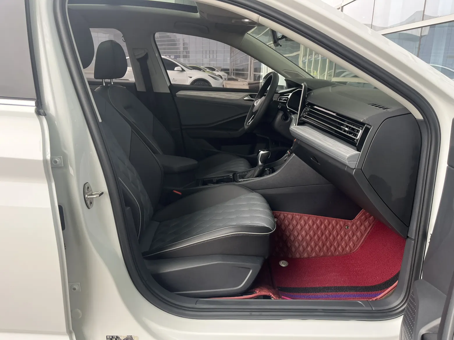 Volkswagen Sagitar, 2024 14